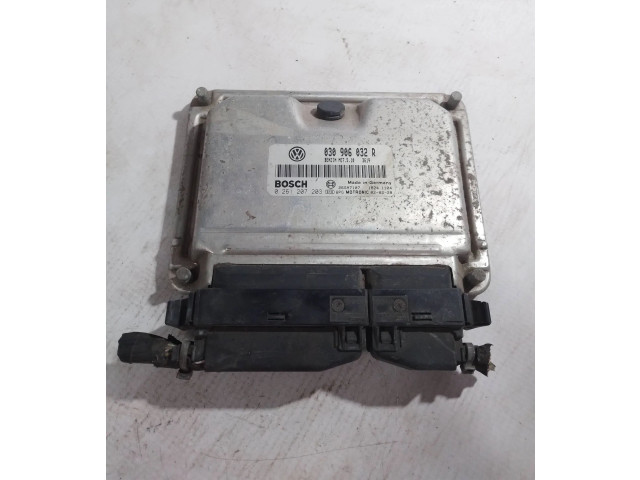 Блок управления двигателя 030906032R, 0261207203   Volkswagen Lupo