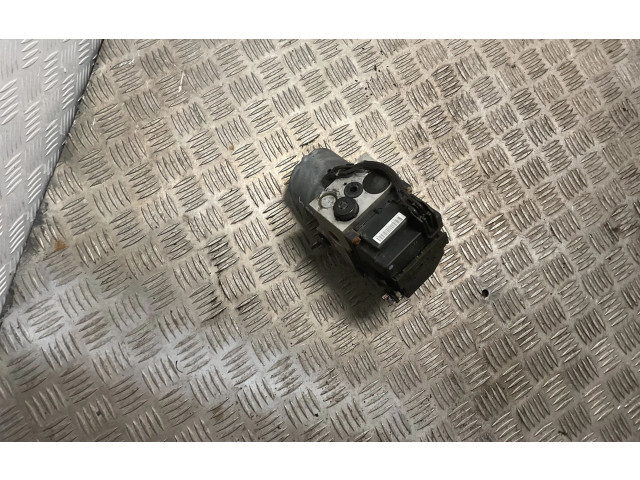 Jednotka ABS    Nissan Navara D22 2004