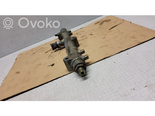 Топливная рампа 0445214041   Chrysler Voyager 2.8 