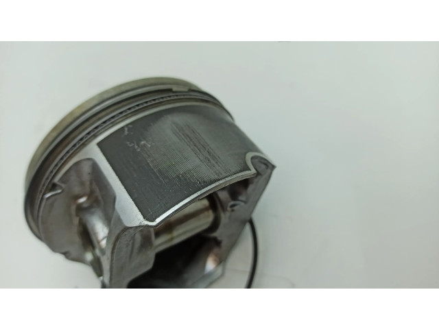 Píst 062120546, 161036038   Cadillac SRX  pro benzínový motor 3.6  