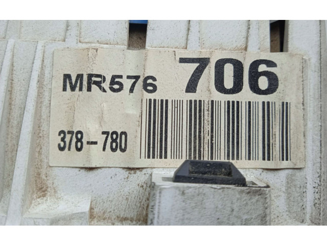 Přístrojová deska  Mitsubishi Montero 2003 MR576706  