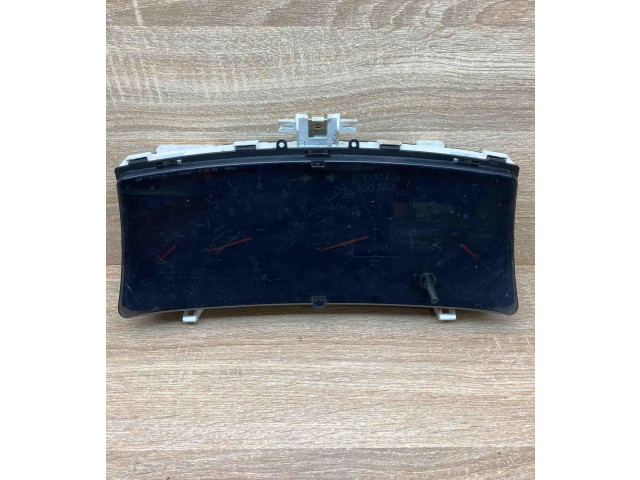 Přístrojová deska  Toyota Corolla E120 E130 2000 8380002C60, KMH  