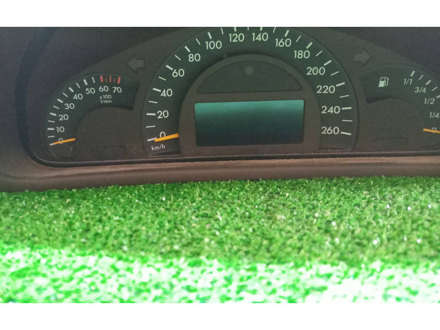 Přístrojová deska  Mercedes-Benz C W203 2004 87001411, 87001411  