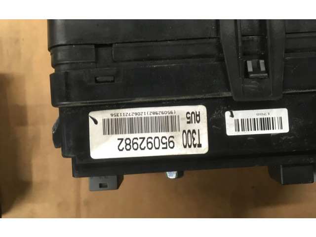   Pojistková skříňka 95092982   Chevrolet Aveo 2012