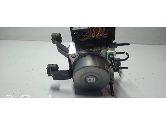 Jednotka ABS 6875559   BMW 3 F30 F35 F31 2017