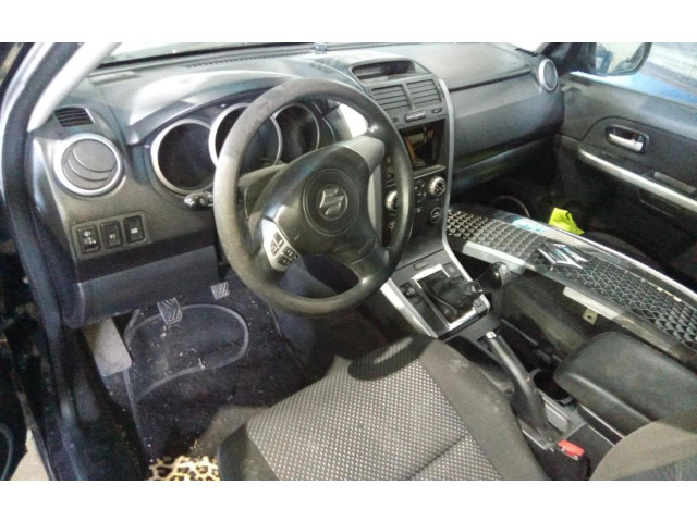 Панель приборов    Suzuki Grand Vitara I       