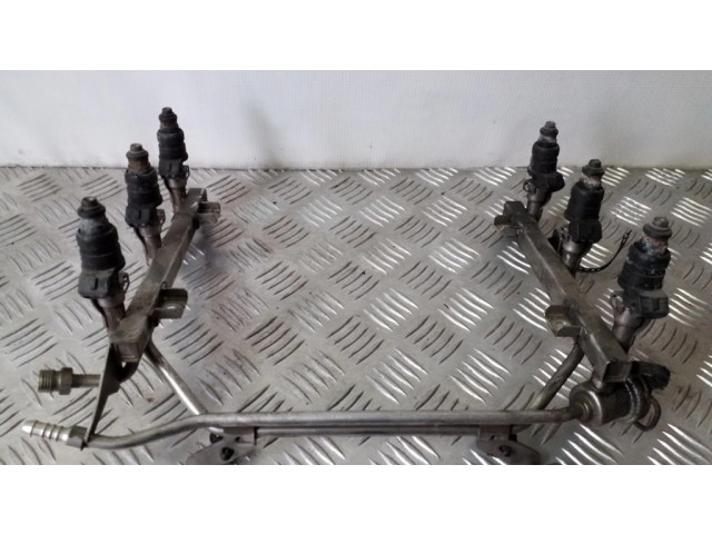 Vstřikovač 078133551AC   Audi A4 S4 B5 8D  pro benzínový motor 2.4  