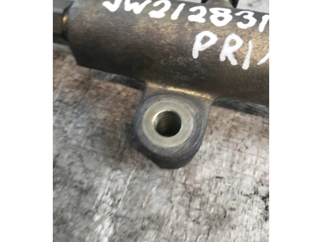 Vstřikovací lišta    Nissan Primera     