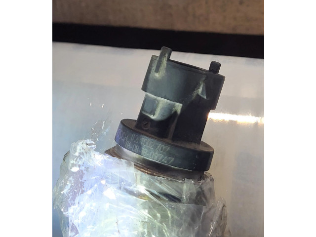Vstřikovací lišta 30757146, 011803L2   Volvo S80    D5244T4 