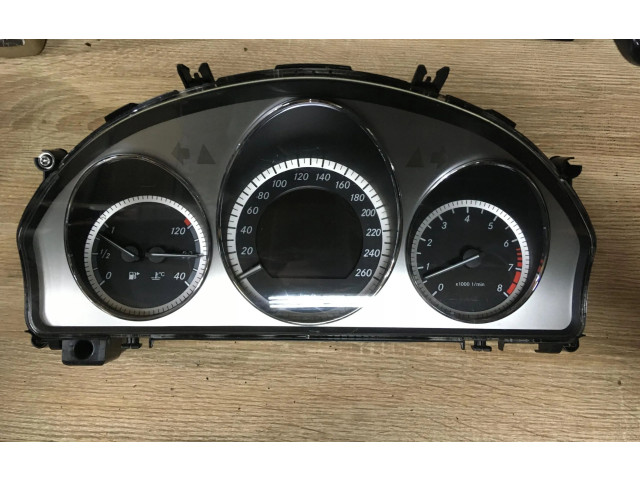 Přístrojová deska  Mercedes-Benz C W204 2011 2049002602  