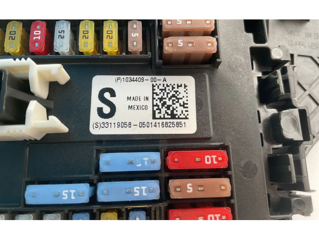   Pojistková skříňka 103440900A, 0501416825551   Tela Model S 2016