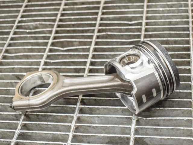 Píst 0628V1, 060392   Peugeot 308  pro naftový motor 1.6 9HX (DV6ATED4) 