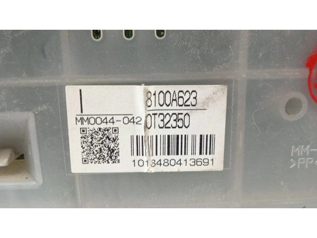 Přístrojová deska  Mitsubishi Montero 2008 8100A623  