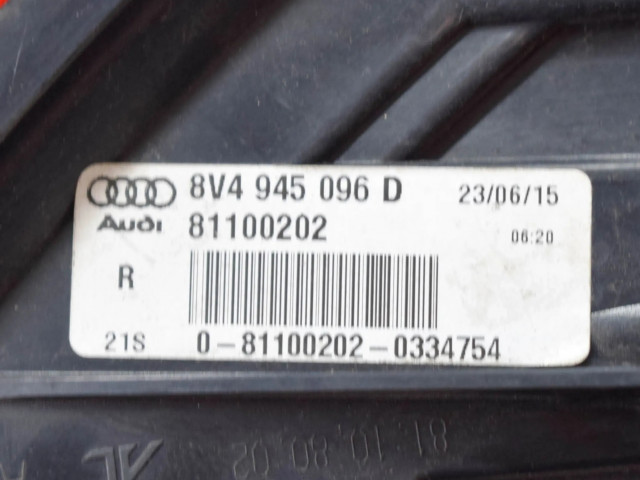 Задний фонарь правый 8V4945096D, 81100202    Audi A3 S3 8V   2013-2019 года