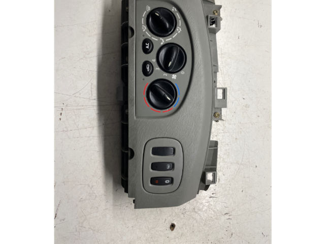 Блок управления климат-контролем 91165788, 8200004603   Renault Trafic II (X83)