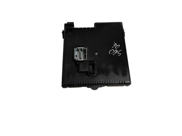   Pojistková skříňka 30728512, 28017881   Volvo S60 2006