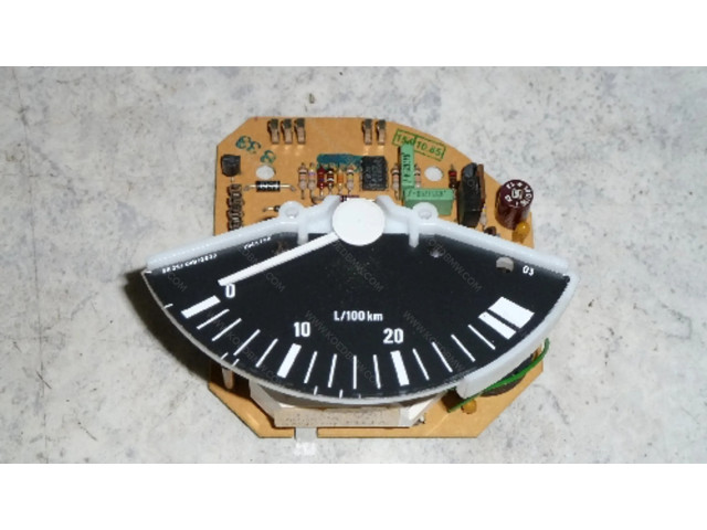 Přístrojová deska  BMW 3 E30 1985 62131376717  