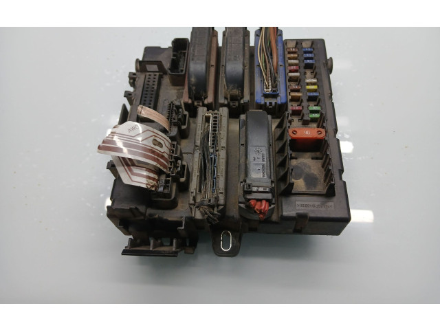 Блок предохранителей 13112913, 519048029   Opel Signum    