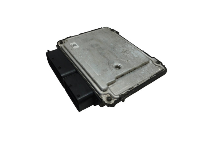 Блок управления двигателя 045906013A, 0281013182   Skoda Roomster (5J)