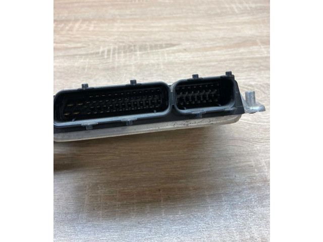 Блок управления двигателем Блок управления 030906032J, 0261204913   Volkswagen Scirocco