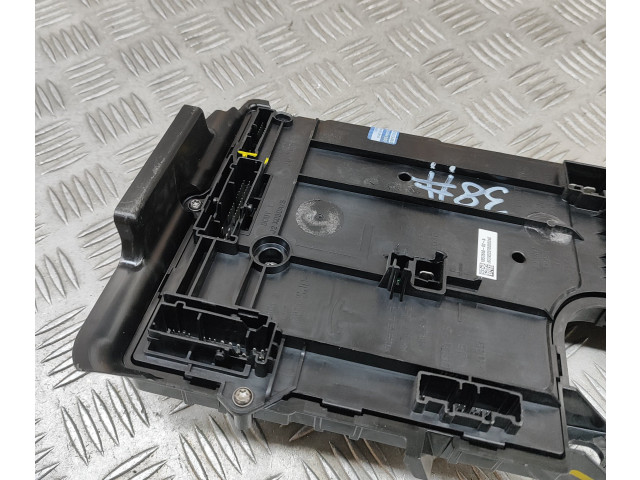 Блок комфорта 165764802A   Tesla Model Y   