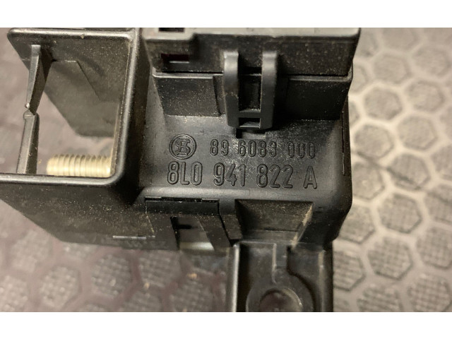 Блок предохранителей  896083000, 8L0941822A   Audi A6 S6 C5 4B    