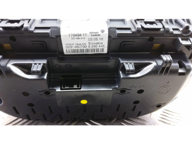 Панель приборов 9295445   BMW X1 F48 F49       