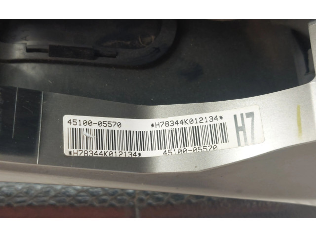 Руль  4510005570, 4510005880C0   Toyota Avensis T270 