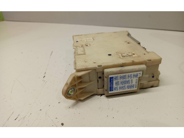 Блок предохранителей 8273030272, 703020016   Lexus GS 300 350 430 450H    