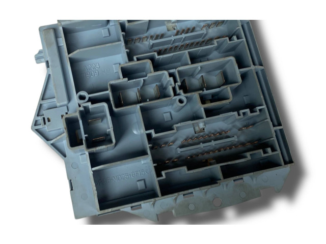 Блок предохранителей  46846108   Fiat Stilo    