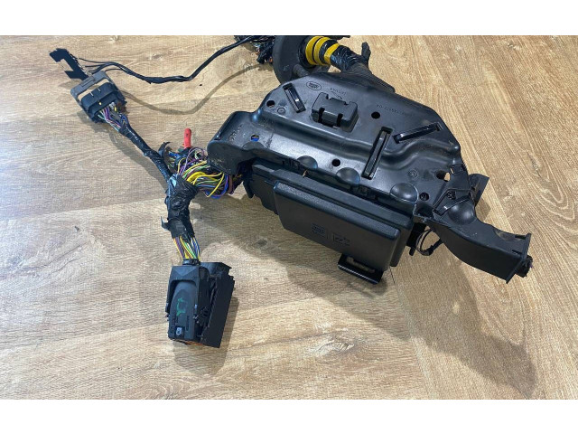   Pojistková skříňka M8A2-14A076-CB, M8A214A076CB   Land Rover Range Rover Velar 2021