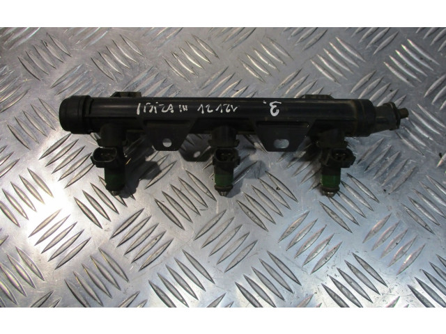 Топливная рампа 03E906031   Seat Ibiza III (6L)  
