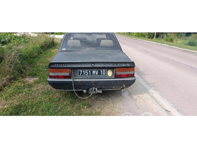 Zámek zadních dveří    Peugeot 505 1990