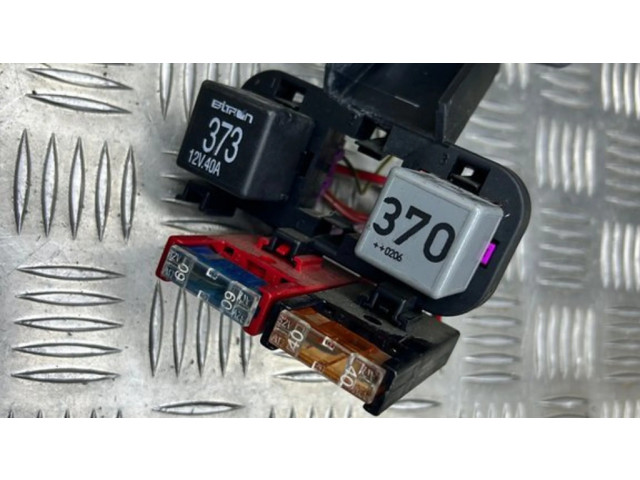   Pojistková skříňka 4B1937503   Audi A6 S6 C5 4B 2002