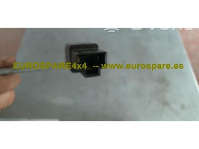   Pojistková skříňka E13, 020301   Nissan Navara D22 2001