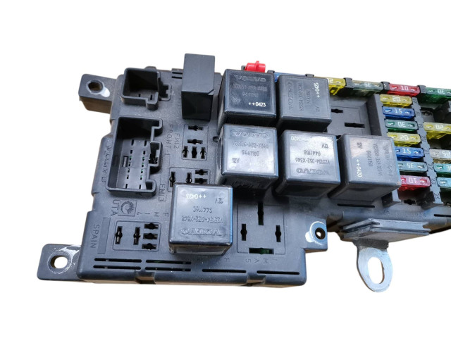   Pojistková skříňka 30728008, 518828108   Volvo S80 2005