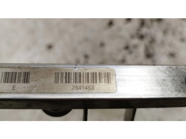 Vstřikovací lišta 7541453   BMW 5 E60 E61  pro benzínový motor 2.0  