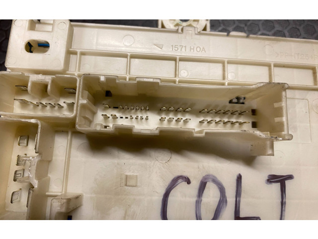 Блок предохранителей MN108320, 0124   Mitsubishi Colt    