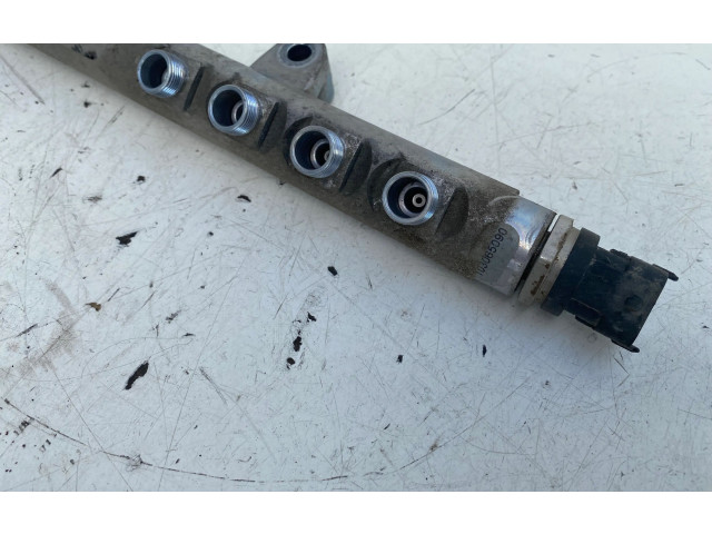Vstřikovací lišta 30777759, 0445215025   Volvo V60    D5204T2 