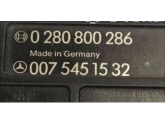 Řídící jednotka 0075451532, 0280800286   Mercedes-Benz E W124 1993
