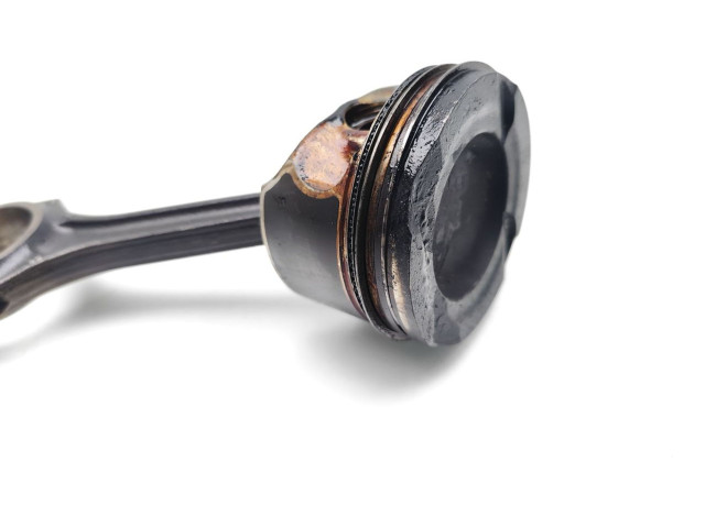 Píst M270.910, 270.910   Mercedes-Benz GLA W156    M270.910 