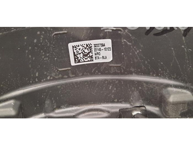 Volant Volvo V60 2023 32227594  