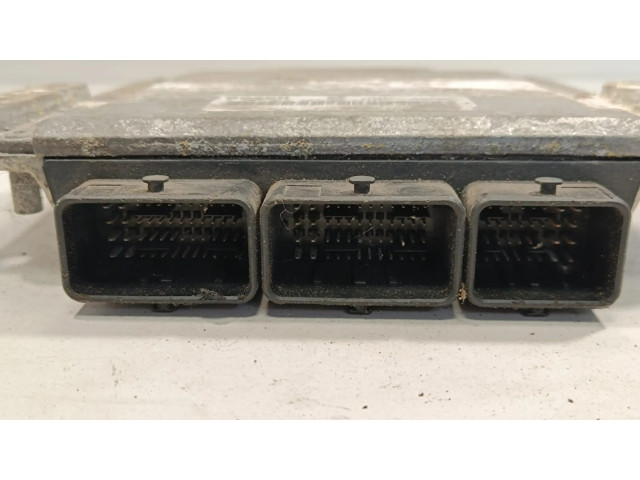 Řídící jednotka 0281010297, 8200048297   Renault Laguna II 2004