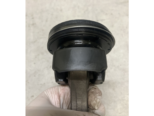 Píst    Nissan Navara D23    YS23E280 