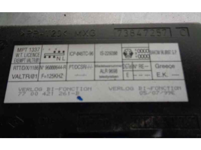Pojistková skříňka Řídící jednotka BSM 7700821586, 7700810873   Renault Laguna I 1999