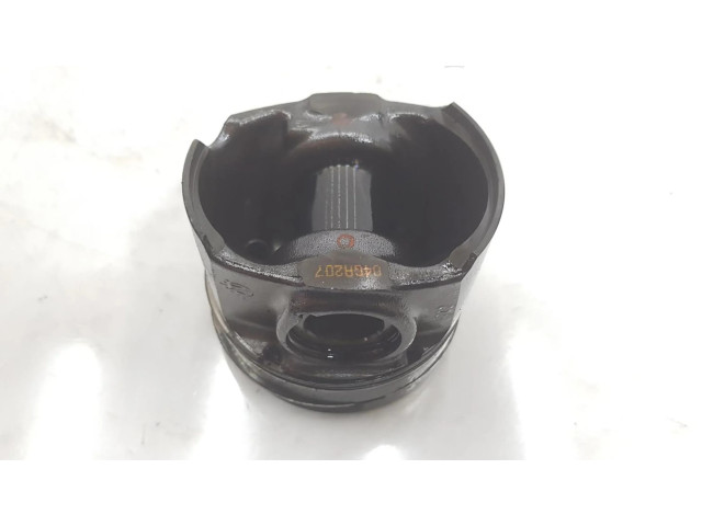 Píst 1612731880, 1511AA   Citroen SpaceTourer M  pro naftový motor 2.0  