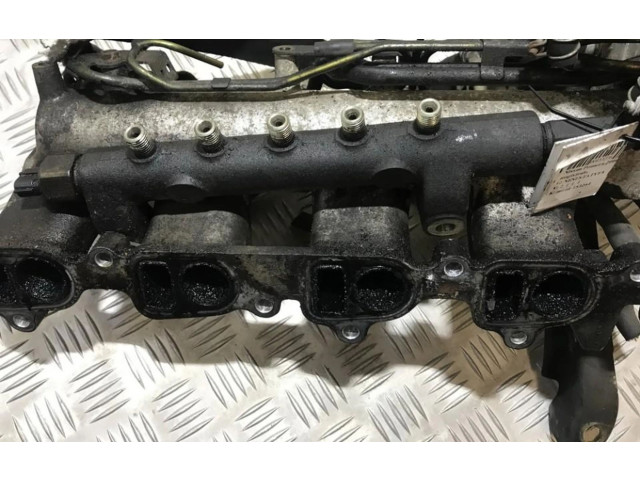 Vstřikovací lišta    Nissan Primera     