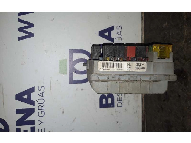 Блок предохранителей 46846109   Fiat Stilo    