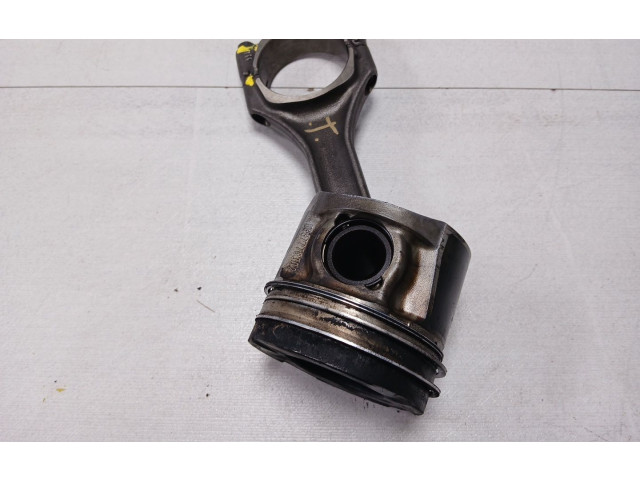 Píst 0687776302   Opel Mokka    B16DTH 