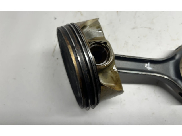 Píst A1570300517, A2780300320   Mercedes-Benz CLS C218 X218    M 157.981 